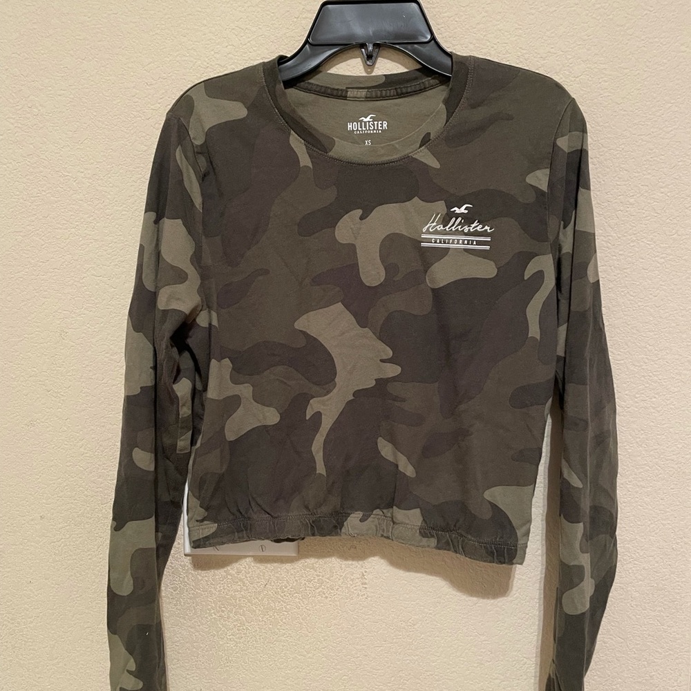 Hollister long sleeve camouflage tee - size XS